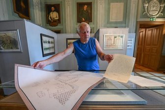 Neue Ausstellung über sächsischen Hofbaumeister im Schloss Wolkenburg -