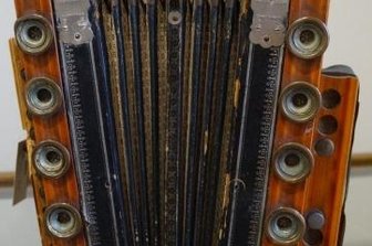 Neue Ausstellung würdigt Jubiläum zum Akkordeonbau - Deutsche Handharmonika der Firma G. A. Dörfel.