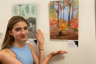 Neue Ausstellung zeigt, was junge Leute mit Limbach-Oberfrohna verbinden - Die 14-jährige Marlene Schulze mag an Limbach-Oberfrohna besonders das Waldgebiet „Hoher Hain“. Ihr Bild von dem Wald ist in einer Ausstellung im Rathaus zu sehen.