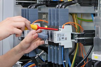 Neue berufliche Wege in Zwickau: Kostenfreie Infos zu Elektro und Handwerk - Die Arbeitsagentur startet mit einem Infotag zum Elektrobereich.