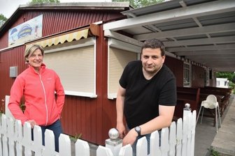 Neue Betreiber für Pirker Strandimbiss - Haben am Stausee viel vor: Kathrin und Karsten Thumser sind die neuen Besitzer vom Strand-Imbiss an der Talsperre Pirk. 