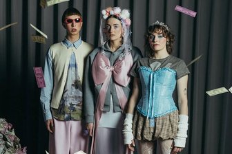 Neue Blond-Single „Girl Boss“: Wenn der Feminismus in die Falle tappt! - Johann Bonitz, Nina Kummer und Lotta Kummer (von links) sind Blond.