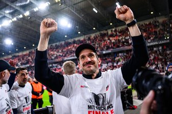 Neue Dimension: Freiburgs bemerkenswerter Weg nach Istanbul - Julian Schuster jubelte emotional über den Finaleinzug - und möchte seinen Weg mit dem SC Freiburg nun krönen. (Archivbild)