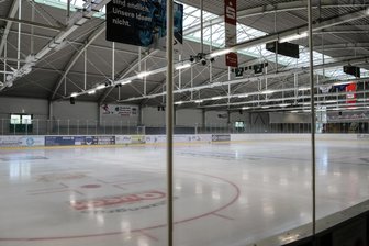 Neue Eislaufsaison im Erzgebirge: Gemeinde Schönheide verlangt mehr Geld fürs Eislaufen - Fürs Eislaufen im Eisstadion Schönheide wird in der neuen Saison mehr Geld verlangt.