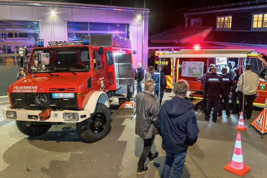 Neue Fahrzeuge für Großrückerswalder Feuerwehren - Großrückerswalde kann zwei neue Feuerwehrfahrzeuge sein Eigen nennen.