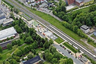 Neue Freizeitanlage in Meerane geht am Mittwoch in Betrieb - Der Blick aus der Vogelperspektive auf die Freizeitanlage. Das Foto entstand Anfang Juni. Nun steht das Bauprojekt vor dem Abschluss. Foto: Ralph Köhler/Archiv