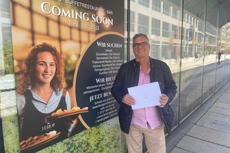Neue Gastronomen im Chemnitzer Kaufhof-Gebäude starten später - Als das Foto im Frühjahr entstand, war Olaf Banderob Medeiros noch zuversichtlich, dass sein Eiskaffee im Sommer starten kann.