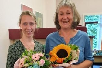 Neue Gynäkologin übernimmt - Dr. med. Heike Fritsch (r.) hat das Zepter an ihre Nachfolgerin Sandra Heinich übergeben.
