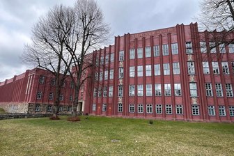 Neue Idee für Reichenbacher Tex: Zieht die Kältefachschule dort ein? - Für das Gebäude der ehemaligen Textilfachschule gibt es neue Überlegungen.
