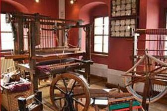 Neue Impulse im Alten Rathaus von Meerane: Heimatmuseum kündigt besondere „Pop-up“-Ausstellungsfläche mit wechselndem Fokus an - Neben der Meeraner Dauerausstellung (Foto) gibt es bald ein „Pop-up“-Schaudepot.