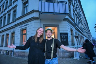 Neue Kneipe in Chemnitz: „U Brambory“ bringt tschechisches Lebensgefühl - Das deutsch-tschechische Paar Josef und Anely Šmida hat die Kneipe „U Brambory“ unweit des Brühls in Chemnitz eröffnet. Geöffnet ist die Craft-Beer-Bar montags bis samstags 11 bis 22 Uhr.