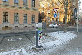 Neue Ladesäule für Elektroautos in Zwickau -