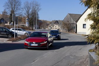Neue Langzeitbaustellen im Erzgebirge: Zubringer zum Fichtelberg wird für Monate gesperrt - Die S 268 wird ab Montag in Neudorf (Foto) gesperrt, später auch in Crottendorf.