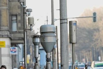 Neue Luftmessstation an der Leipziger Straße - Die alte Messstation an der Leipziger Straße wurde bei einem Verkehrsunfall beschädigt.