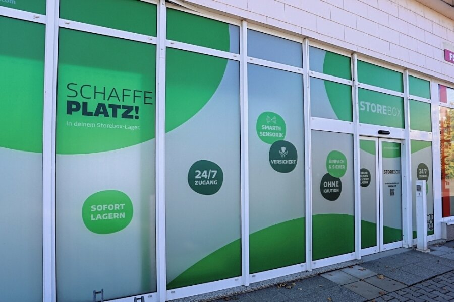 Neue Mietboxen in Zwickau eingerichtet - Hinter den grün-weißen Scheiben an der Scheffelstraße 43 verbergen sich mehr als 40 Lagerabteile. 