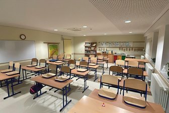 Neue Möbel für Hainichener Schüler - So sehen die neuen Tische und Stühle in der Eduard-Feldner-Grundschule aus.