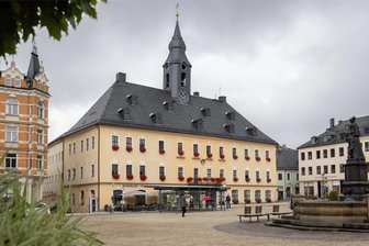 Neue Öffnungszeiten im Bürgerzentrum Annaberg-Buchholz - Das Bürgerzentrum im Annaberger Rathaus hat ab sofort an einem zweiten Wochentag bis abends geöffnet.