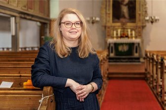 Neue Pfarrerin da - Personalprobleme im Kirchenbezirk Annaberg bleiben - Maxi Gütter ist seit März neue Pfarrerin in den Kirchgemeinden Neudorf und Cranzahl. Die Amtseinführung findet am Sonntag, 14 Uhr statt. 