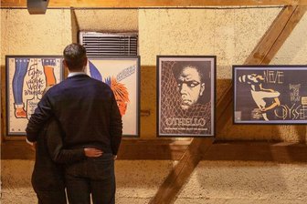 Neue Plakatschau zeigt in Plauen Werbung aus der DDR - Die erste Präsentation des Jahres 2023 widmet der Plauener Kunstverein einer sächsischen Legende: Günter Schmitz, Maler und Gebrauchsgrafiker. 