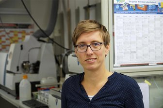 Neue Professorin an der TU Freiberg: Was Studierende bei Biologin Karin Glaser lernen - Nach zehn Jahren in Rostock ist Karin Glaser für ihre Juniorprofessur in die sächsische Heimat zurückgekehrt. In Freiberg sei die 39-Jährige nun sehr glücklich, erzählt sie „Freie Presse“ im Gespräch.