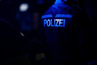 Neue Rechtsextremismus-Vorfälle: Polizei Sachsen ermittelt gegen eigene Leute - Im zweiten Halbjahr 2024 verzeichnete Sachsens Polizei 20 neue rechtsextremen Verdachtsfälle in den eigenen Reihen.