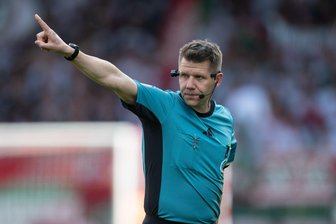 Neue Regeln bei der WM: Schiri-Job wird immer komplexer - Bei der WM als Experte im Einsatz: Ex-Bundesliga-Referee Patrick Ittrich. (Archivbild)