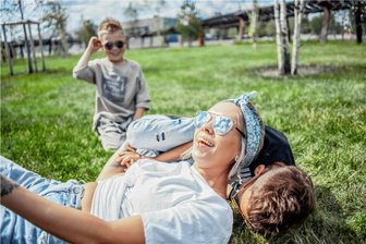 Neue Regelung ab Juli: Warum Beschäftigte auf einmal die Anzahl ihrer Kinder nachweisen sollen - Je größer die Familie, umso geringer die Pflegeversicherungsbeiträge.