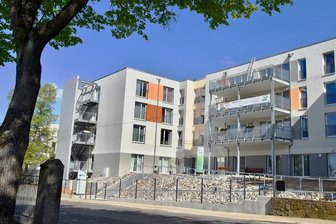 Neue Seniorenresidenz in Limbach-Oberfrohna nimmt Arbeit auf - Außenansicht des neuen und vom Träger Alloheim betriebenen Pflegeheims An der alten Färberei in Limbach-Oberfrohna.