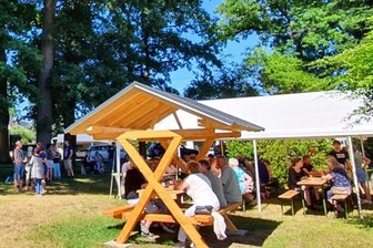 Neue Sitzgruppe in Tirpersdorf - 