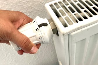 Neue Stelle im Auerbacher Rathaus: Energiemanager soll beim Sparen helfen – aber nicht nur - Der Energiemanager in Auerbach soll bei der Erstellung der kommunalen Wärmeplanung helfen.