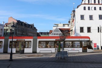 Neue Straßenbahnen nicht in Sicht: Warum Zwickau den Auftrag neu vergeben will - So sollten die neuen Straßenbahnen aussehen. Der Vertrag zur Herstellung wurde jetzt gekündigt.