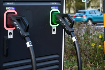 Neue ultraschnelle Ladepunkte für E-Autos an Sachsens Autobahnen - HPC steht für High Power Charging, also superschnelles Laden.