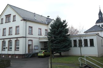 Neue Wege für Zettlitz: 500.000 Euro für sichere Straßen - Im Begegnungszentrum will der Gemeinderat die Planung für den Straßenbau vergeben.