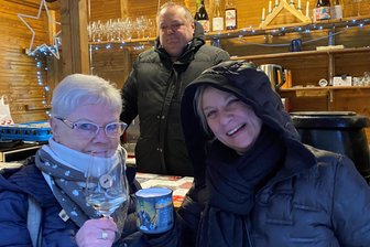 Neue Winterlounge Freiberg: Wie die Glühwein-Hütte in der Burgstraße ankommt - 