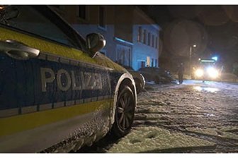Neue Woche startet im Erzgebirge mit Schnee: Unfälle im Berufsverkehr, Straßen zeitweise gesperrt - Die B 95 in Bärenstein war am frühen Montagmorgen nach einem Unfall zeitweise gesperrt.
