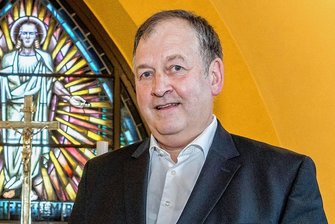 Neue Zschopauer Pfarrerin wirft hin - drei Pfarrer springen ein - Der evangelische Pfarrer Uwe Büttner setzt bei der Neuverteilung von Aufgaben auf eine Teamlösung.