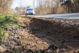 Neuensalz muss Abstriche beim Straßenbau machen - Der grundhafte Ausbau der Mechelgrüner Straße in Zobes ist wegen Geldmangels gestrichen. 