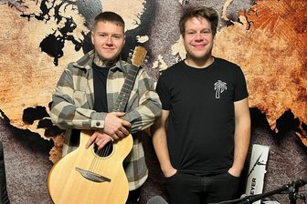 Neuentdeckung aus dem Vogtland geht mit MDR Jump auf Weihnachtsmarkt-Tour - Pascal Meyer (l.) und Pascal Fläschendräger gehen mit MDR Jump auf Weihnachtsmarkt-Tour.