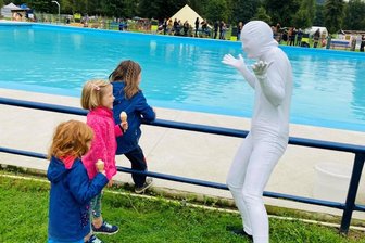Neuer Anlauf: Freibad Erdmannsdorf wird bei Open Air für Groß und Klein zur Traumwelt - Auch für Kinder gibt es viel zu sehen, zu hören und zu schmecken.