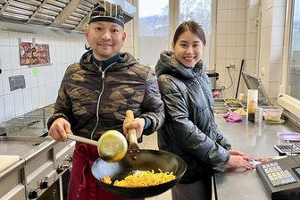 Neuer Asia-Imbiss in Schwarzenberg – Angebot wurde lange vermisst - Hung Nguyen und seine Ehefrau Linh Ninh betreiben den neuen Asia-Imbiss in Schwarzenberg.