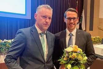Neuer Beigeordneter im Landkreis Zwickau: Müller gewinnt Kampfabstimmung - Rechts der neue Zweite Beigeordnete Mario Müller. Neben ihm sein Vorgänger, der jetzige Landrat Michaelis.