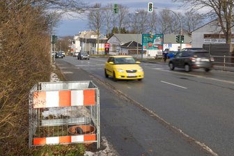 Neuer Blitzer im Erzgebirge: Warum die Messanlage noch nicht in Betrieb ist - Der neue Blitzer auf der B 95 in Annaberg-Buchholz sollte schon vor einem Monat in Betrieb gehen. Die Verzögerungen haben Gründe.