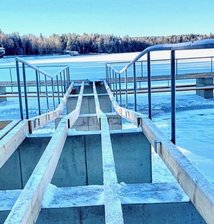 Neuer Bootssteg ersetzt Vorgänger - Der neue Bootssteg am Filzteich in Schneeberg nimmt Form an und ist acht Meter länger als sein Vorgänger.