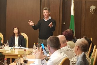Neuer Bürgermeister der Partnerstadt noch vor Amtsantritt in Klingenthal - Volker Klüter hat sich im Klingenthaler Stadtrat vorgestellt.