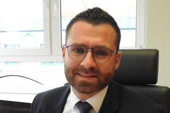 Neuer Chef für Oelsnitzer Großvermieter gefunden - Patrick Reich-Schellenberg soll an die Spitze der Oelsnitzer Wohnungsbaugesellschaft rücken. An der Spitze des Vermieters wäre er dann der fünfte Chef in drei Jahren.