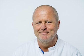 Neuer Chefarzt am Erzgebirgsklinikum: Mediziner kommt aus Bayern - Von Bayern ins Erzgebirge: Dr. Jakub Jezek leitet die Notaufnahme in Annaberg.