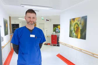 Neuer Chefarzt im DRK-Krankenhaus Lichtenstein - Robert Schwabe ist neuer Chefarzt der Klinik für Innere Medizin in Lichtenstein. Auf die Übernahme der Stelle hatte er sich ein Jahr lang vorbereitet, nachdem er von Pößneck nach Lichtenstein wechselte.
