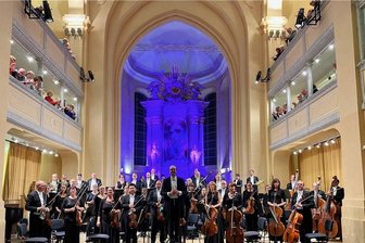 Neuer Chefdirigent stellt in Freiberg Pläne vor - Attilio Tomasello hat sein erstes Sinfoniekonzert als neuer Generalmusikdirektor der Mittelsächsischen Philharmonie in der Freiberger Nikolaikirche dirigiert. 