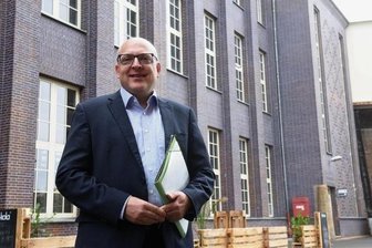 Neuer Chemnitzer OB kann Amt noch nicht antreten - Der neu gewählte Oberbürgermeister Sven Schulze wird sein Amt nicht wie geplant am 25. November antreten können.