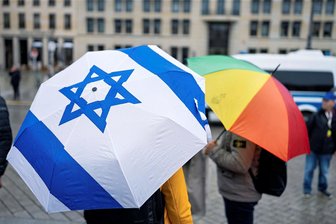 Neuer Deutsch-Israelischer Freundeskreis plant Mahnwache zum 7. Oktober in Hof - Das Foto entstand bei einer Solitaritätskundgebung für Israel in Berlin.
